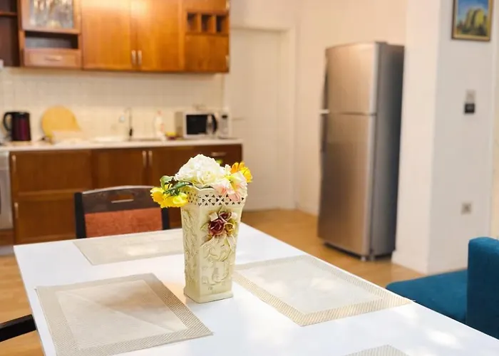 アパート Boulevard Terrace Near Blloku, ティラナ