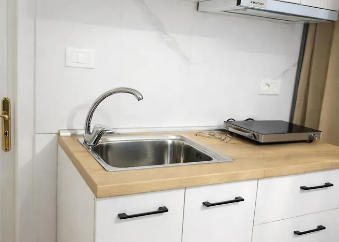 Boulevard Terrace Near Blloku, * ティラナ